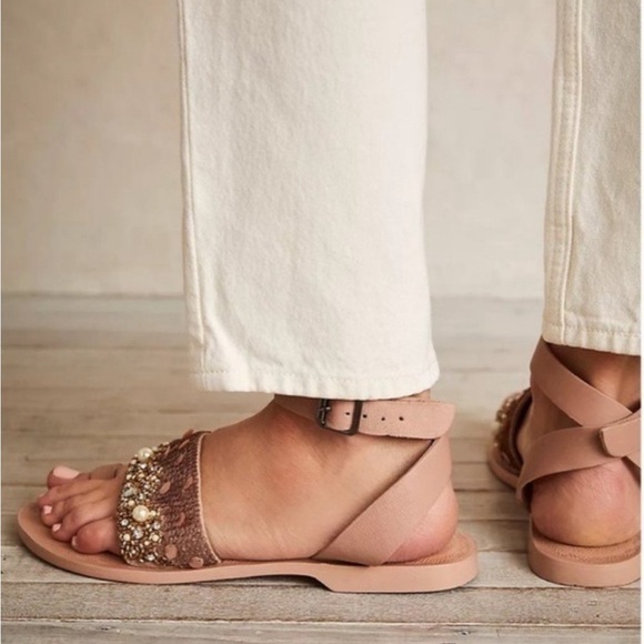 Free People Sun Peaks Embellished Sandals in Sandbar size 41/9 - Picture 3 of 8